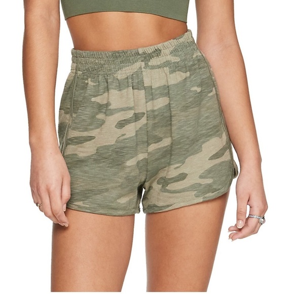 So XL high rise cozy dolphin shorts green Camo - Picture 3 of 13